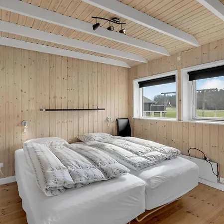 Beautiful Home In Rudkobing With Sauna بيت للعطل Spodsbjerg