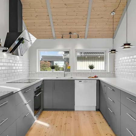 Beautiful Home In Rudkobing With Sauna Spodsbjerg