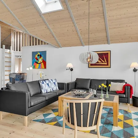 4 Bedroom Lovely In Rudkobing 別荘 *